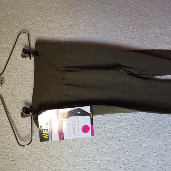 New Mix | Fleece Lined Leggings in Green OS NWT - Picture 3 of 4